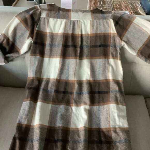 Really nice tunic.  Length just under the knee.  Very comfortable. - Picture 2 of 4